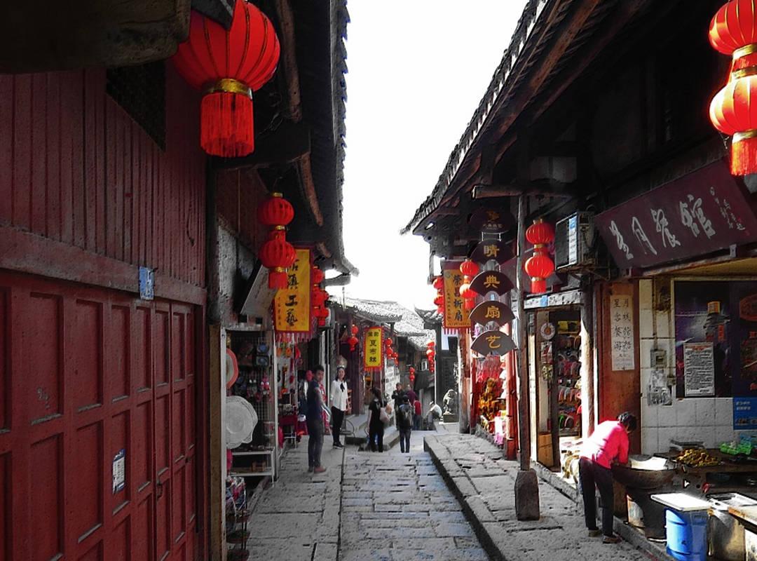 勇立潮头，不断丰富和拓展中法中欧关系的新时代内涵